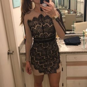 Cocktail dress. Long sleeve.